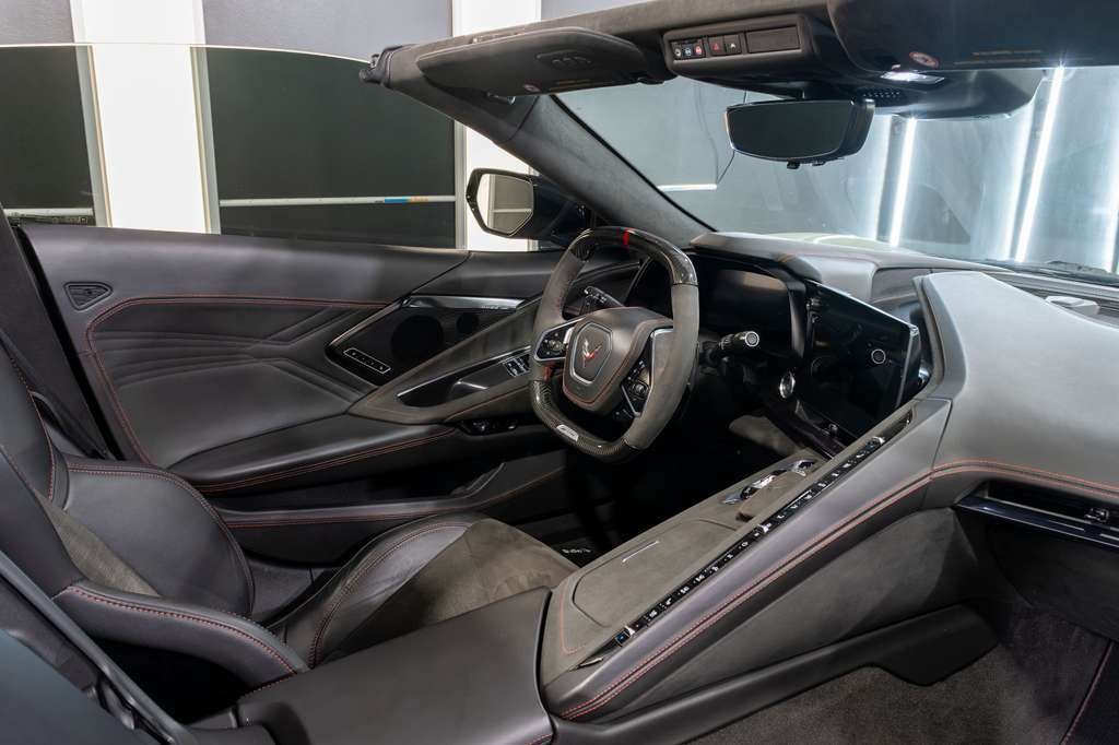 Chevy Z06 3LZ interior